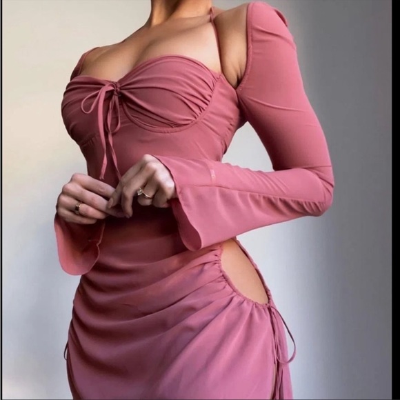 HOUSE OF CB 'Baby' Pink Chiffon Cutout Halter Mini Dress NWOT - Picture 4 of 15